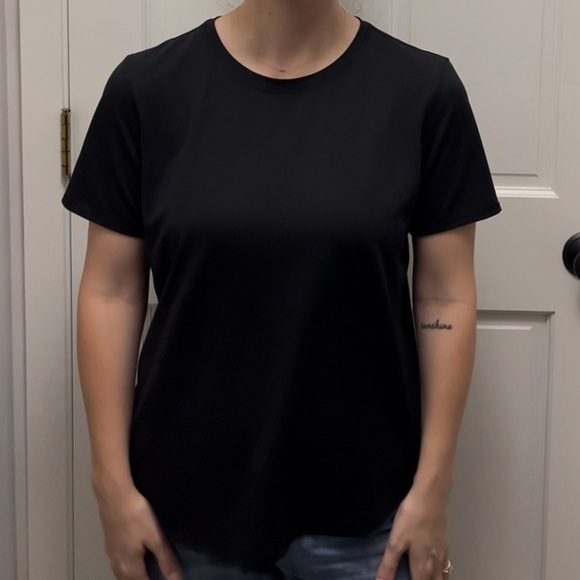 Lululemon Mesh Black Short Sleeve T-Shirt - Size 10 - Picture 1 of 14